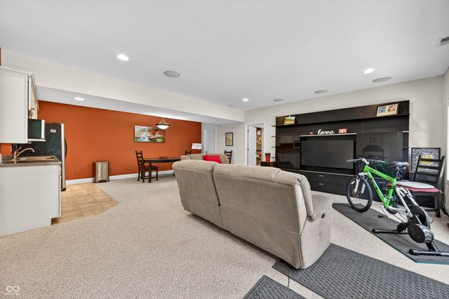 3355 W Carr Hill Road, Columbus, IN 47201