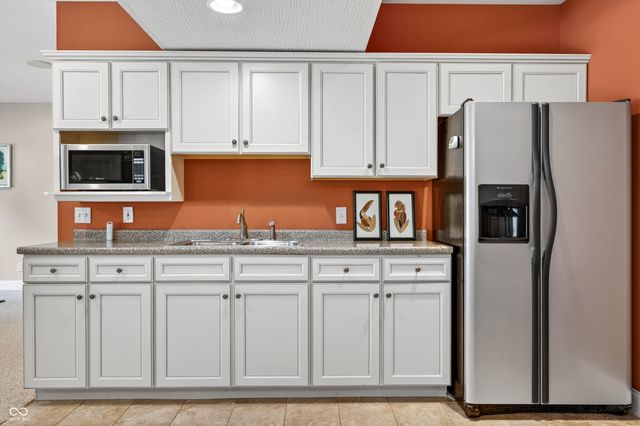 3355 W Carr Hill Road, Columbus, IN 47201