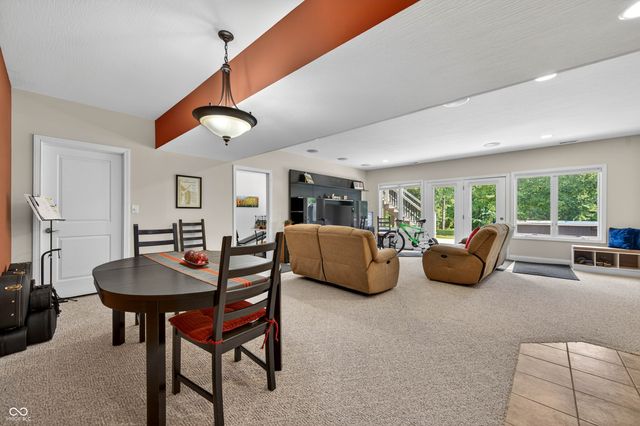3355 W Carr Hill Road, Columbus, IN 47201