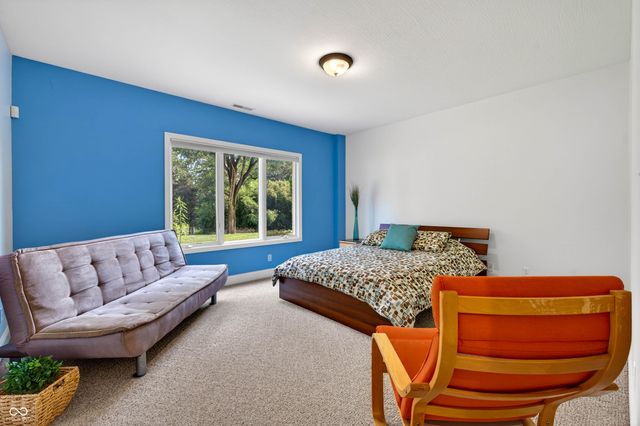3355 W Carr Hill Road, Columbus, IN 47201