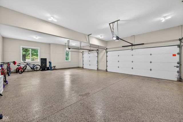 3355 W Carr Hill Road, Columbus, IN 47201