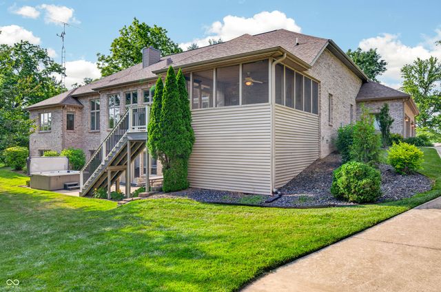 3355 W Carr Hill Road, Columbus, IN 47201
