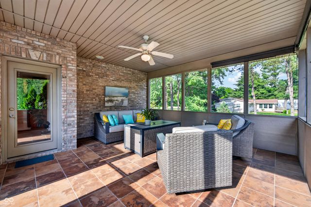 3355 W Carr Hill Road, Columbus, IN 47201