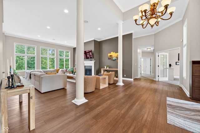 3355 W Carr Hill Road, Columbus, IN 47201