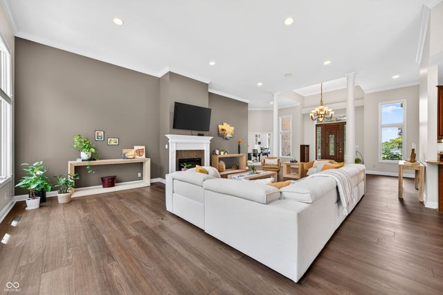 3355 W Carr Hill Road, Columbus, IN 47201