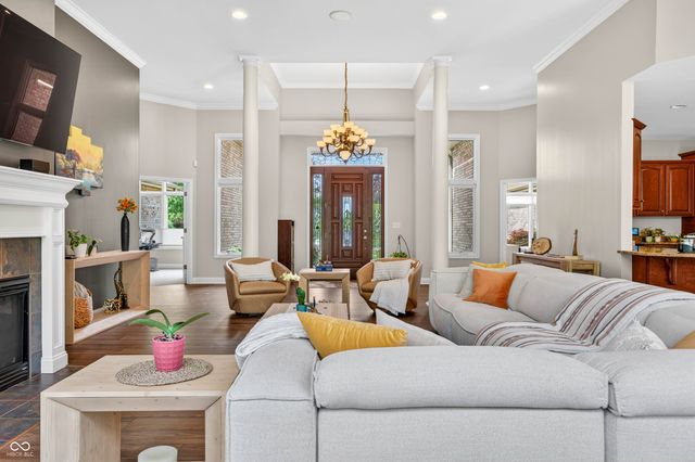 3355 W Carr Hill Road, Columbus, IN 47201