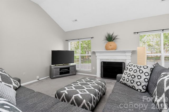 10631 Jardin Way, Charlotte, NC 28215