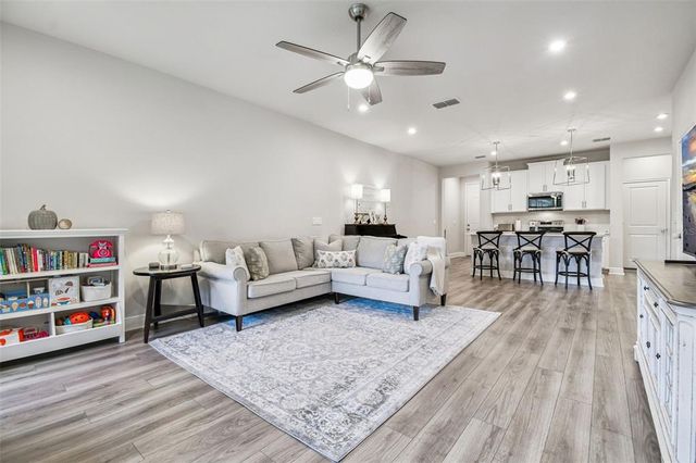 5826 GRAND SONATA AVENUE, Lutz, FL 33558