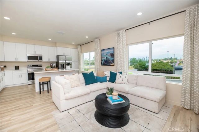 8187 Amerena Way, Fontana, CA 92335