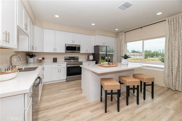 8187 Amerena Way, Fontana, CA 92335