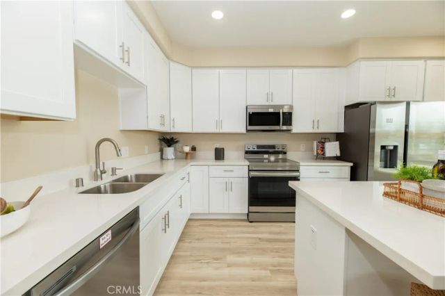 8187 Amerena Way, Fontana, CA 92335