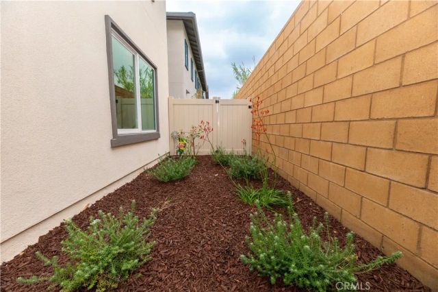 8187 Amerena Way, Fontana, CA 92335