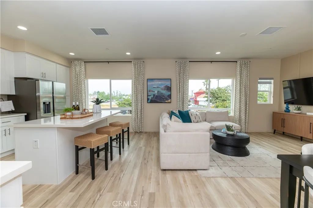 8187 Amerena Way, Fontana, CA 92335
