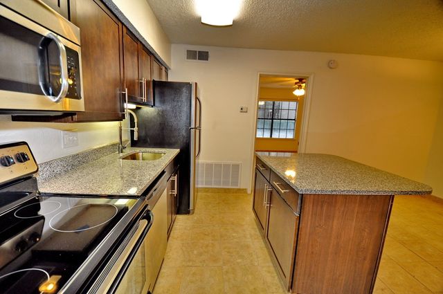 6910 Skillman Street 1004, Dallas, TX 75231