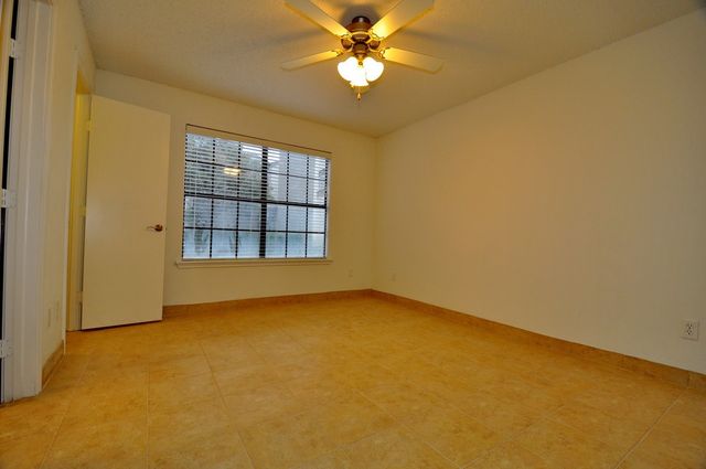 6910 Skillman Street 1004, Dallas, TX 75231