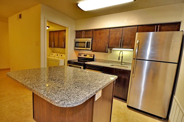 6910 Skillman Street 1004, Dallas, TX 75231