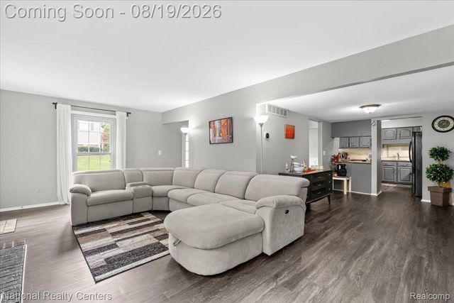 42142 Roscommon Street, Northville, MI 48167