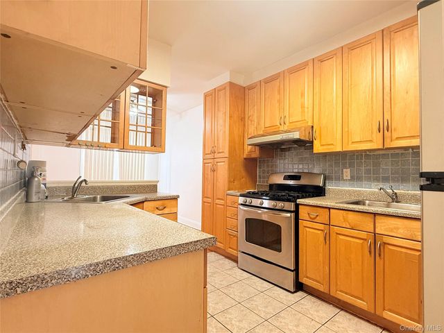 146-18 59th Avenue, Flushing, NY 11355