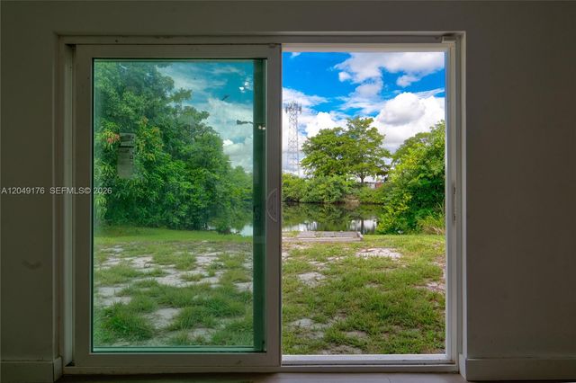 649 NW 24th Avenue, Fort Lauderdale, FL 33311