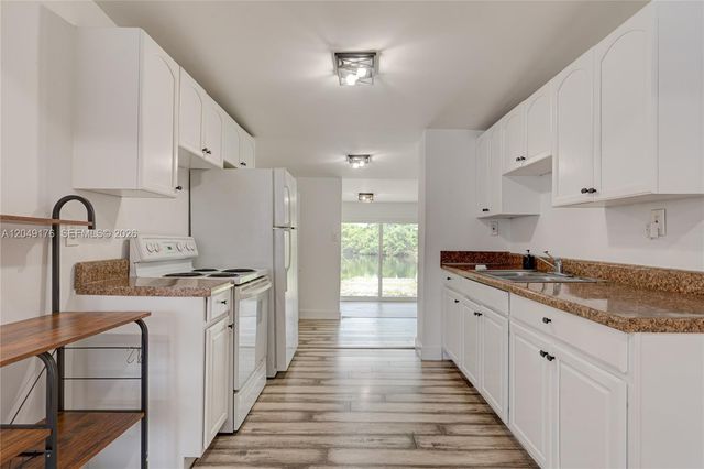 649 NW 24th Avenue, Fort Lauderdale, FL 33311