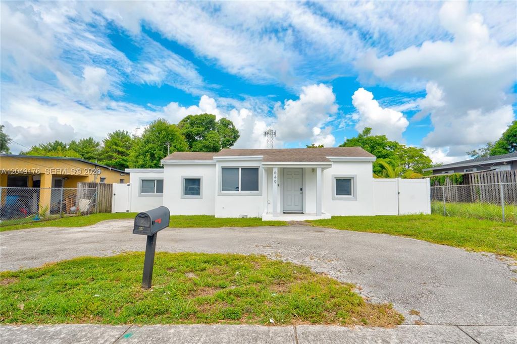 649 NW 24th Avenue, Fort Lauderdale, FL 33311