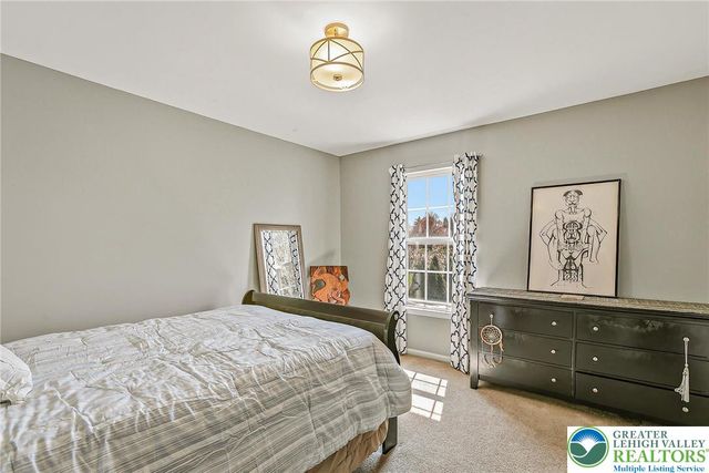 2560 Country Top Trail, Bethlehem City, PA 18020