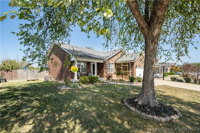 1704 Sterling Oaks Drive, Sellersburg, IN 47172