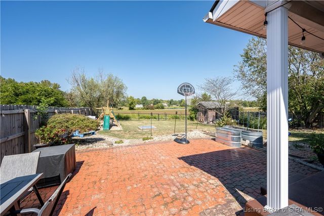 1704 Sterling Oaks Drive, Sellersburg, IN 47172