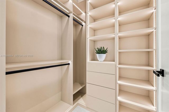 325 W 63rd St, Miami Beach, FL 33141