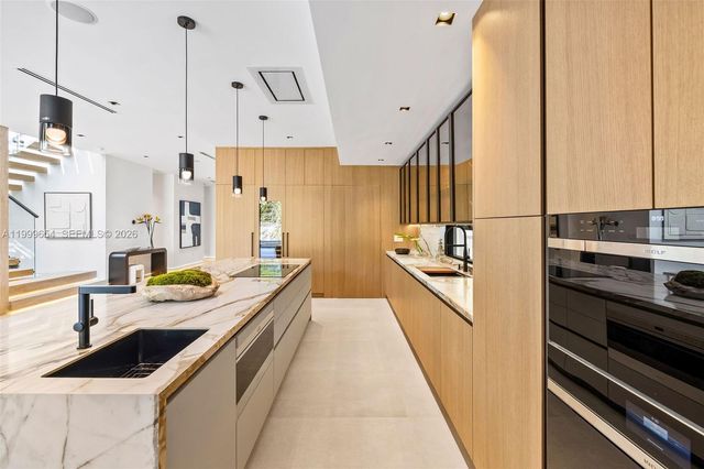 325 W 63rd St, Miami Beach, FL 33141