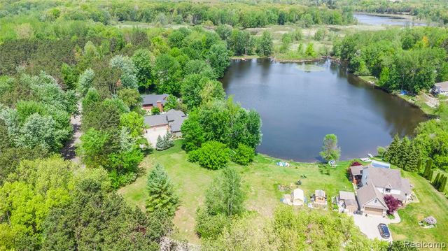 9076 Pineview Lake Court, Linden, MI 48451