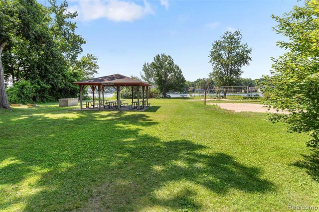 3322 Royal Boulevard, Commerce Twp, MI 48382