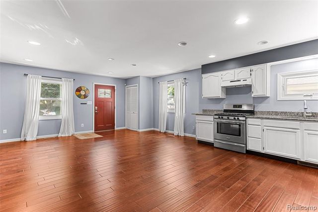 3322 Royal Boulevard, Commerce Twp, MI 48382