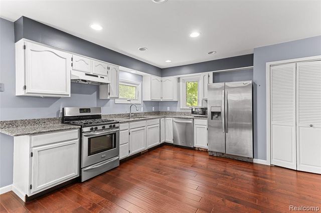3322 Royal Boulevard, Commerce Twp, MI 48382