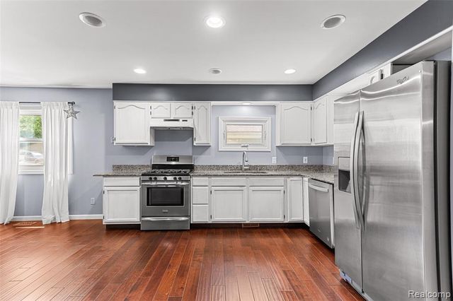 3322 Royal Boulevard, Commerce Twp, MI 48382
