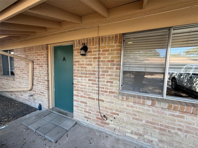 6710 Circle S RD B, Austin, TX 78745