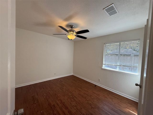 6710 Circle S RD B, Austin, TX 78745