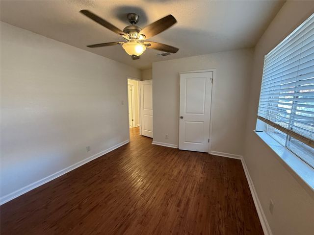 6710 Circle S RD B, Austin, TX 78745