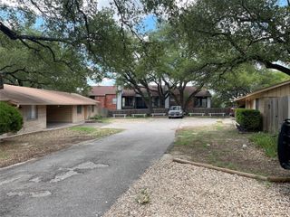 6710 Circle S RD B, Austin, TX 78745