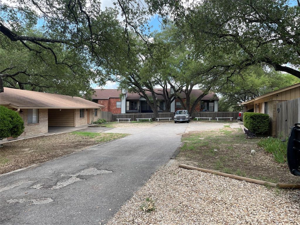 6710 Circle S RD B, Austin, TX 78745