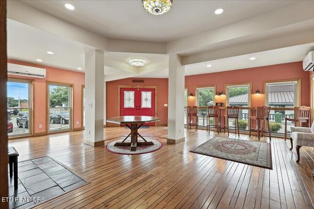 321 High St, Maryville, TN 37804