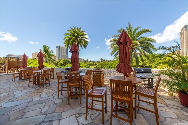 2045 Kalakaua Avenue 611, Honolulu, HI 96815