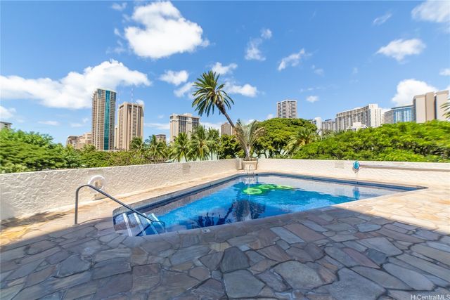 2045 Kalakaua Avenue 611, Honolulu, HI 96815