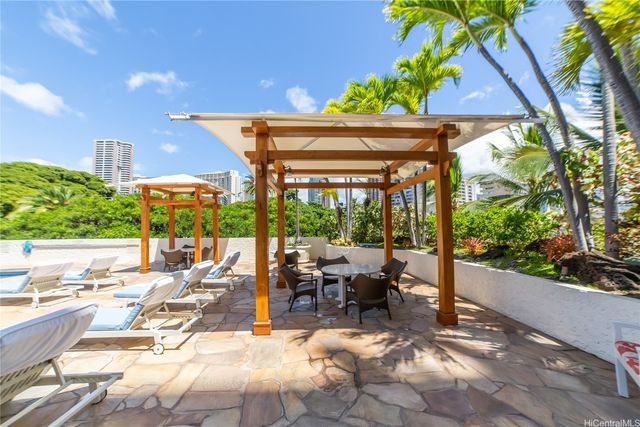 2045 Kalakaua Avenue 611, Honolulu, HI 96815