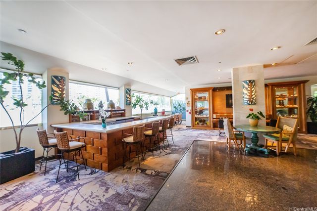 2045 Kalakaua Avenue 611, Honolulu, HI 96815