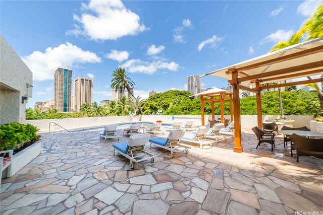 2045 Kalakaua Avenue 611, Honolulu, HI 96815