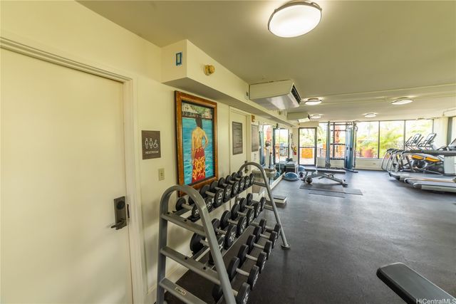 2045 Kalakaua Avenue 611, Honolulu, HI 96815