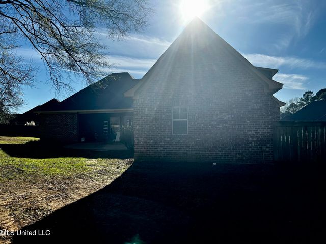506 Orchard Brook Court, Florence, MS 39073