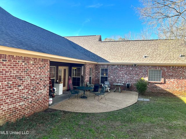 506 Orchard Brook Court, Florence, MS 39073