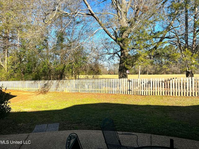 506 Orchard Brook Court, Florence, MS 39073